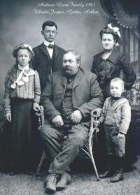 1903 Andrew Loon Family.jpg